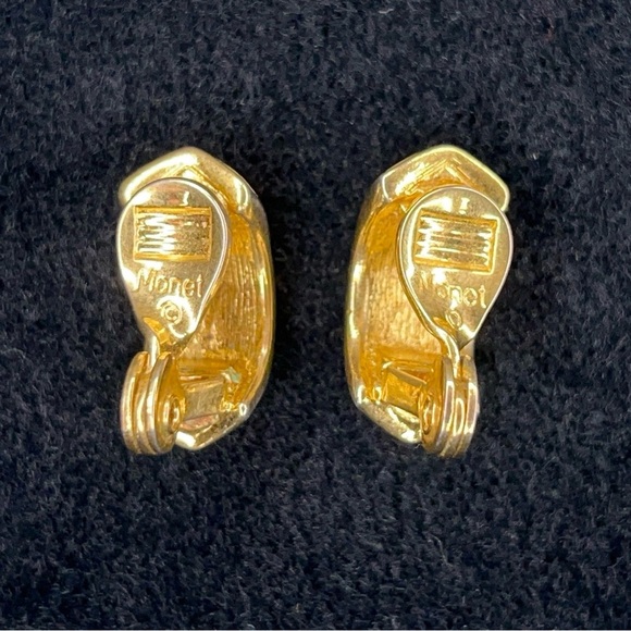 Vintage Monet Clip On Earrings Gold Ivory Event Wedding Gift Party Formal - Picture 6 of 8
